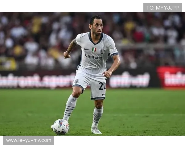 加拉塔萨雷紧盯恰尔汗奥卢,冬季转会能否成行? 加拉塔萨雷紧盯恰尔汗奥卢,冬季转会能否成行?